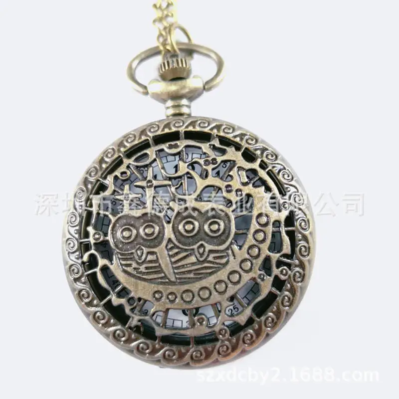 Wholesale Personalized Hollow-Out Vintage Pocket Watch Flip-Top Quartz Watch Creative Dial Vintage Pocket Watch Unisex