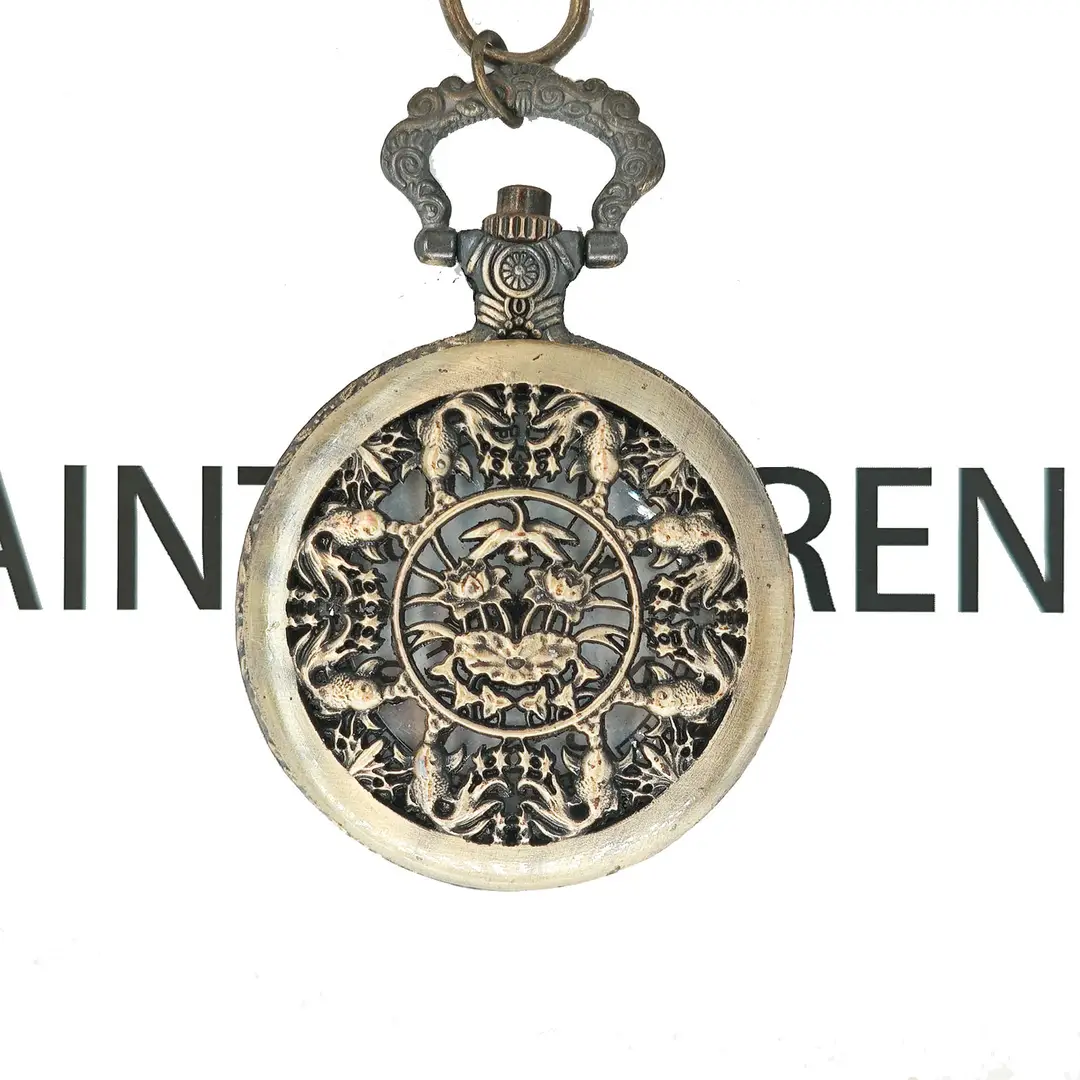 Wholesale Personalized Hollow-Out Vintage Pocket Watch Flip-Top Quartz Watch Creative Dial Vintage Pocket Watch Unisex