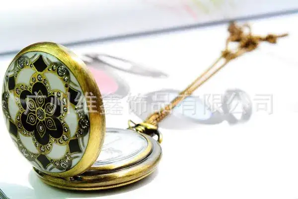 Retro Glue Flower Hanging Chain Pocket Watch with Diamond Petals Dot Diamond Export Bronze Wholesale 4.5cm — feature 8