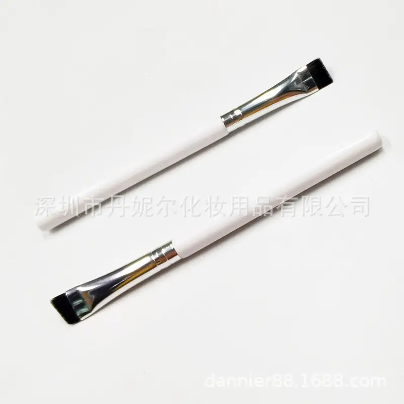 Red Flat Head Eyeliner Brush for Precision Application — feature 15