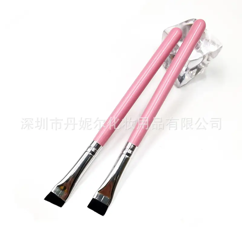 Red Flat Head Eyeliner Brush for Precision Application - Image 2