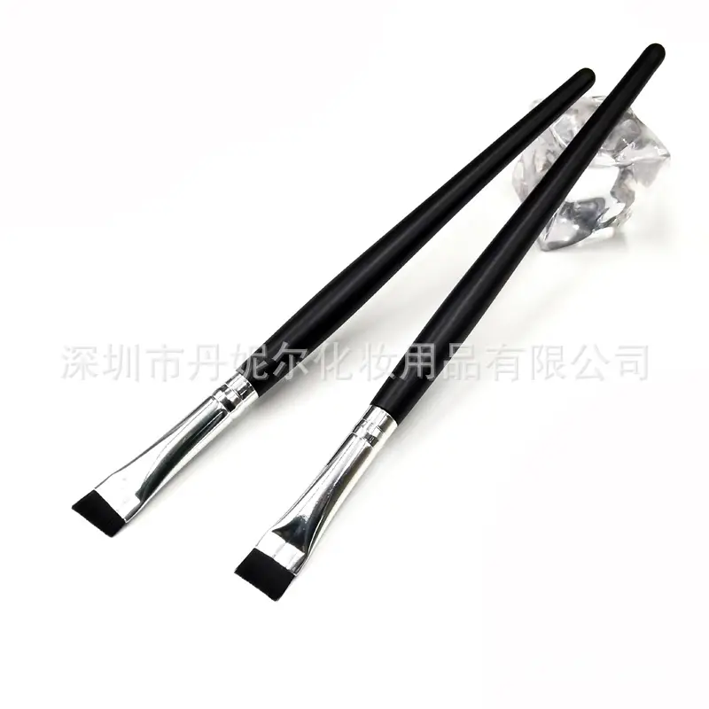 Red Flat Head Eyeliner Brush for Precision Application - Image 7