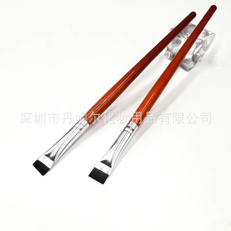 Red Flat Head Eyeliner Brush for Precision Application - Image 8