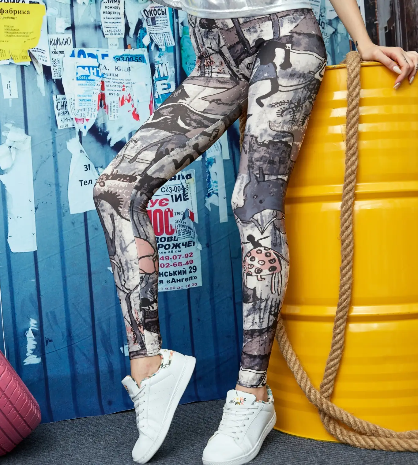 Abstract Graffiti Print Stretch Leggings Milk Silk - Image 2