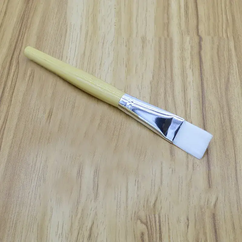 Wooden Mask Brush with Purple Blending Head