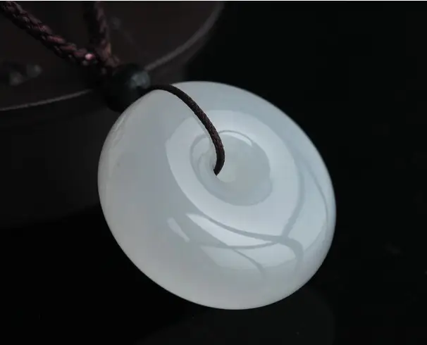 Xinjiang White Jade Peace Buckle Pendant Gold Silk — feature 5