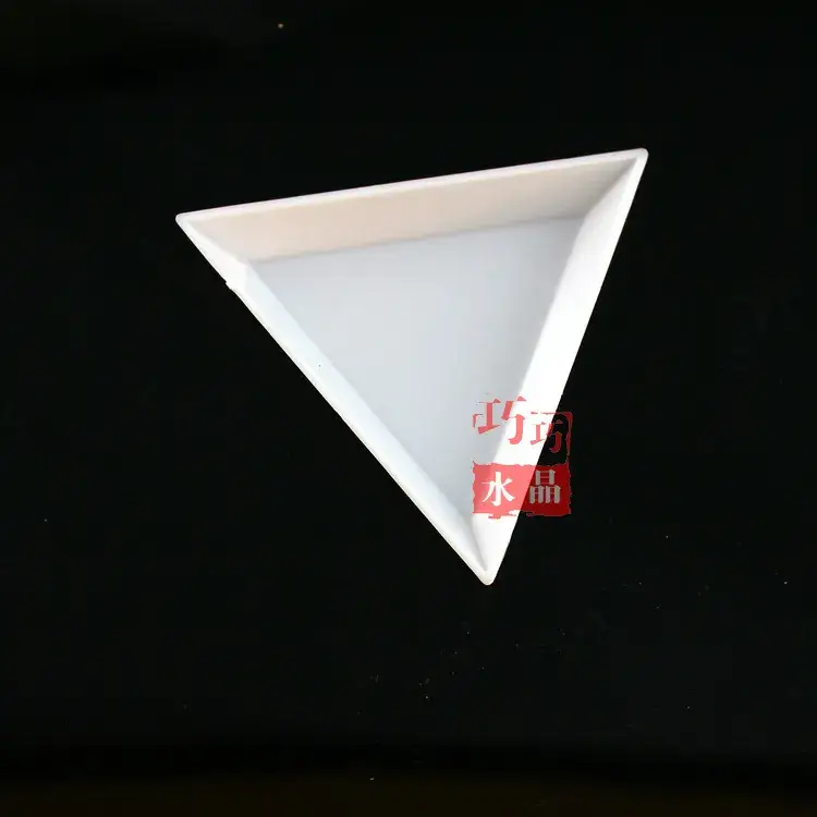 White Triangle DIY Nail Art Tool - Image 7