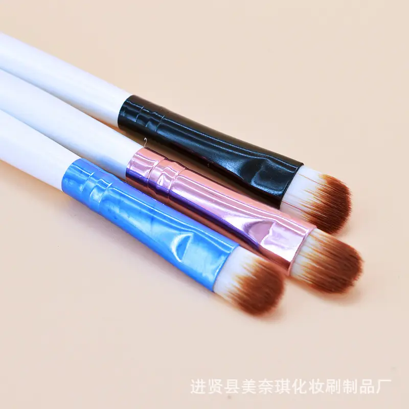 Wooden Eye Shadow Brush for Makeup Application - Image 17