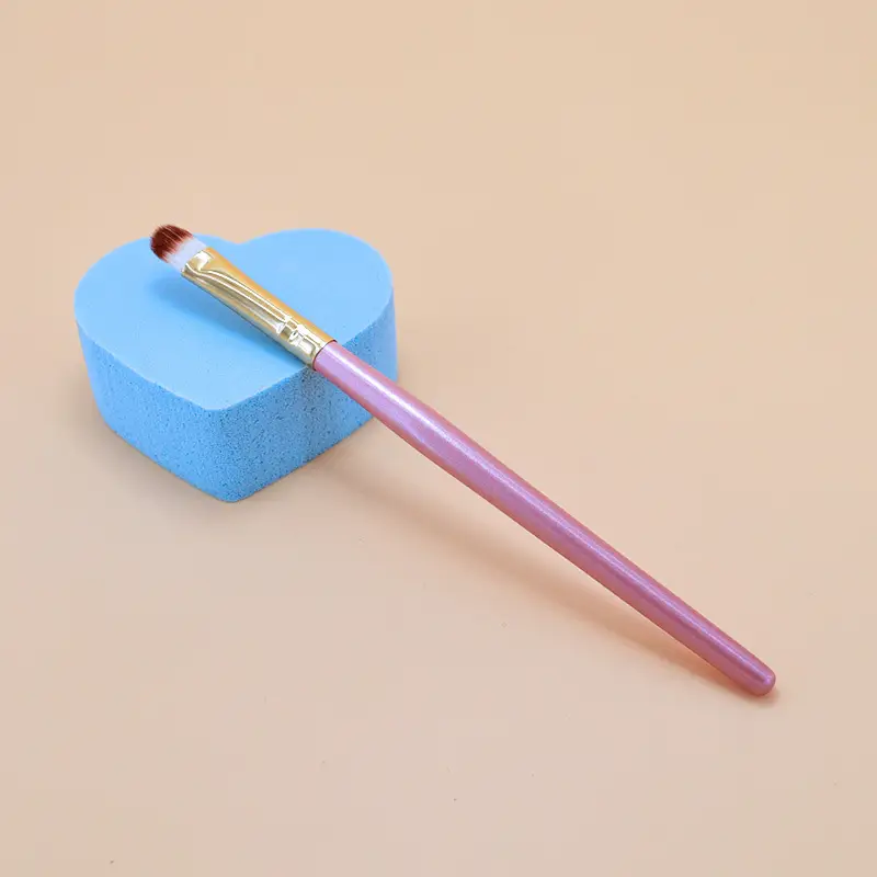 Wooden Eye Shadow Brush for Makeup Application - Image 13