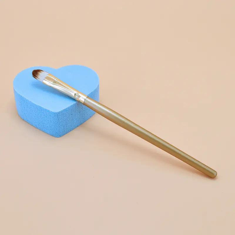 Wooden Eye Shadow Brush for Makeup Application - Image 14