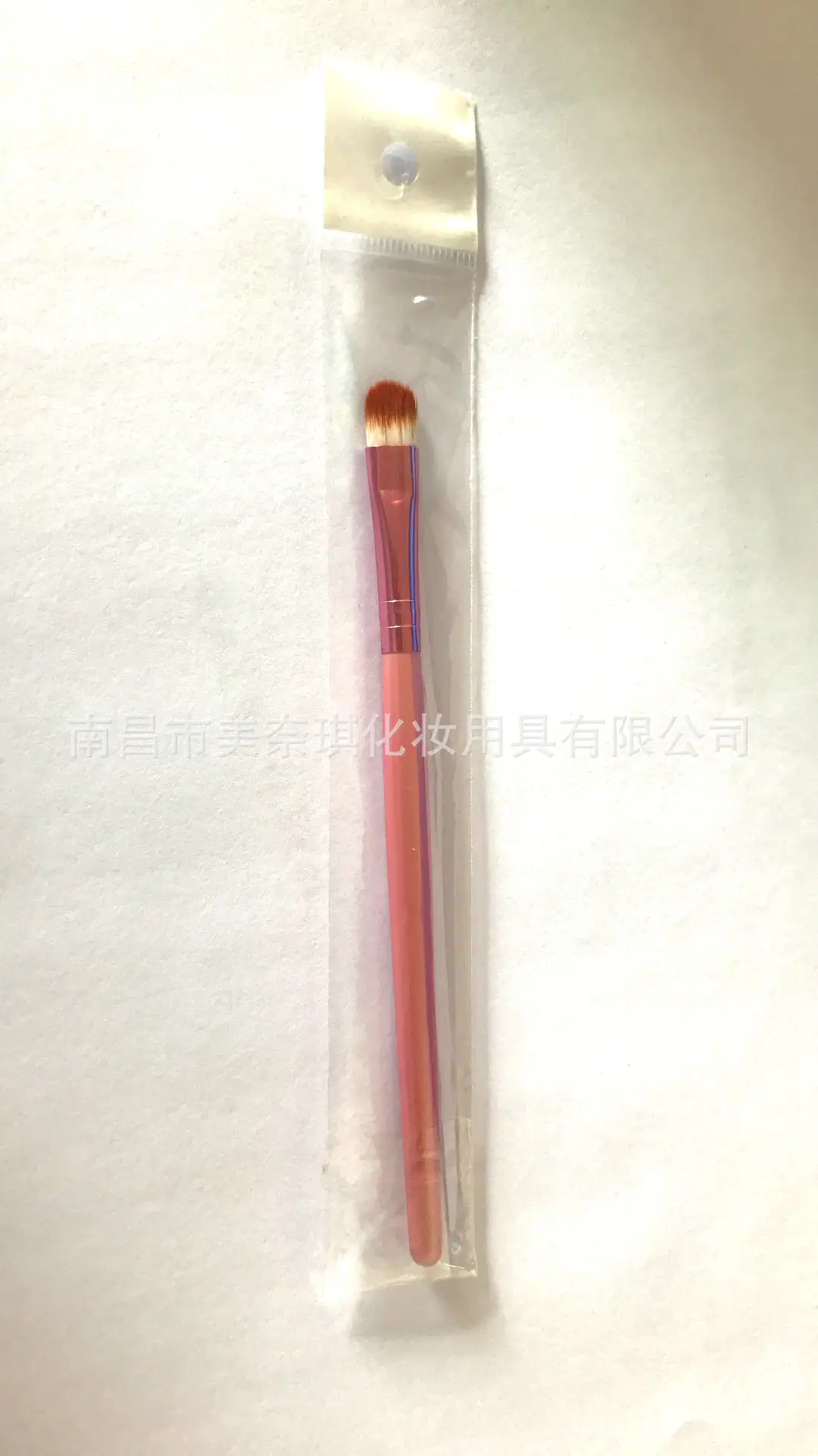 Wooden Eye Shadow Brush for Makeup Application - Image 15