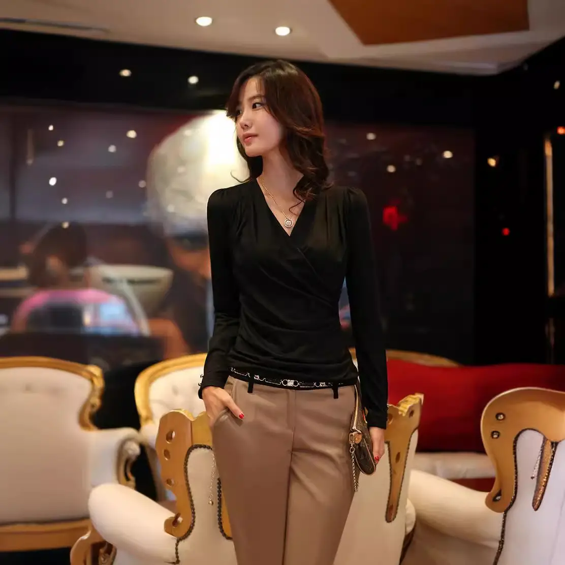Black V-Neck Long Sleeve Women's Shirt Large - Image 4