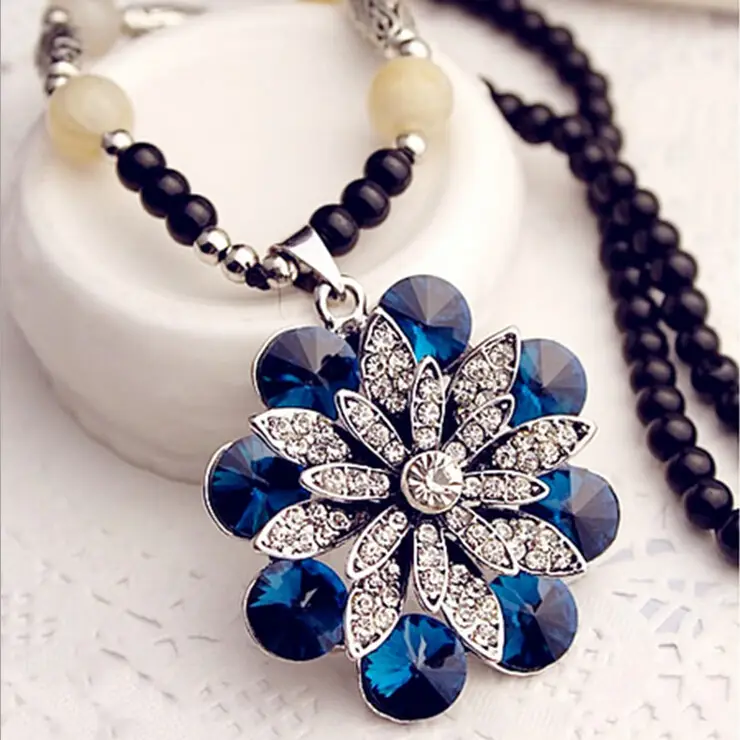 X404'' European and American Retro Style Velvet Round Square Geometric Pattern Contrasting Short Necklace Sweater Chain - Image 15