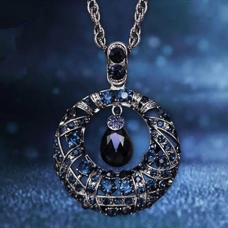 X404'' European and American Retro Style Velvet Round Square Geometric Pattern Contrasting Short Necklace Sweater Chain - Image 13
