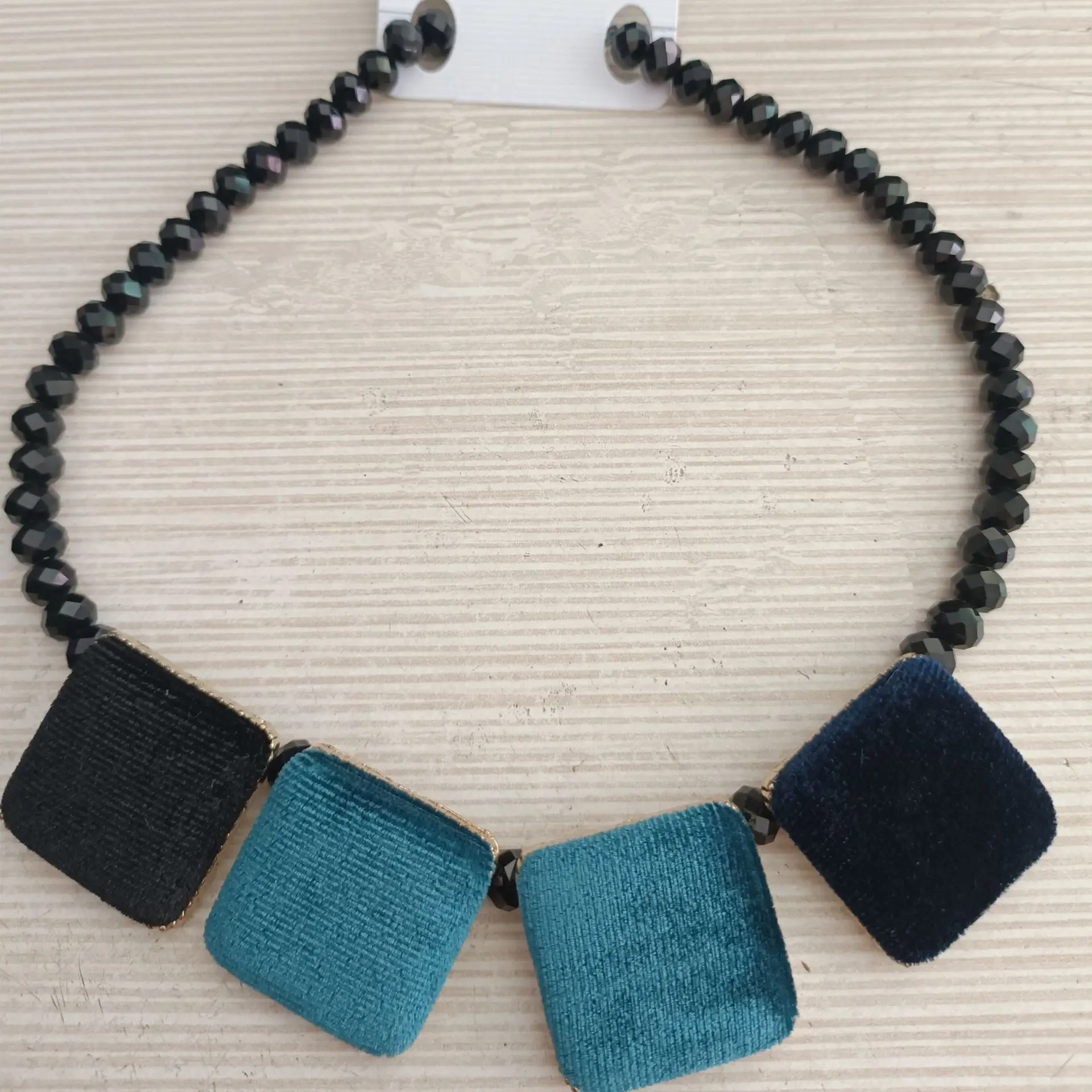 X404'' European and American Retro Style Velvet Round Square Geometric Pattern Contrasting Short Necklace Sweater Chain - Image 6