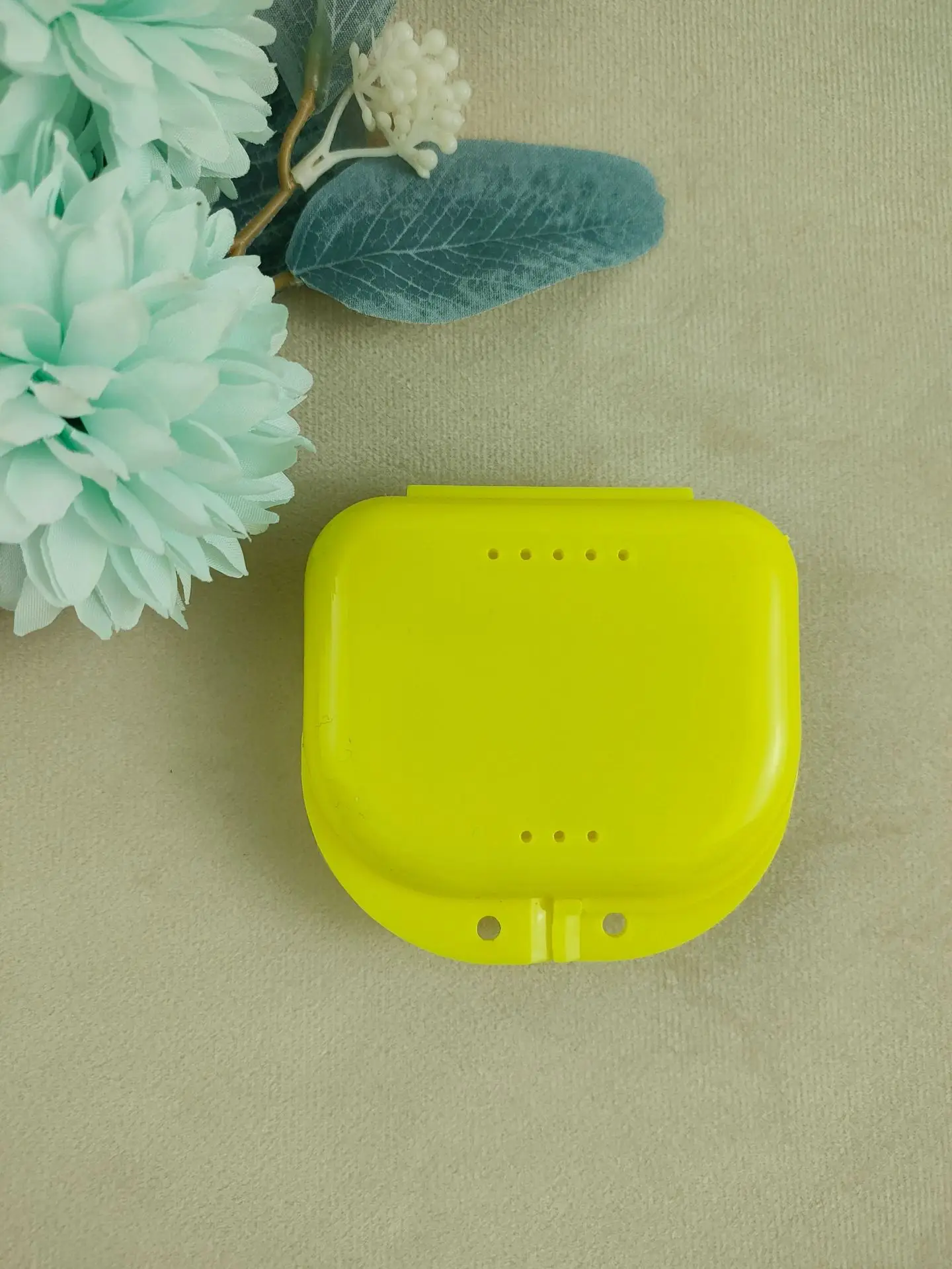 Small Dental Box with Holes 20g — feature 20
