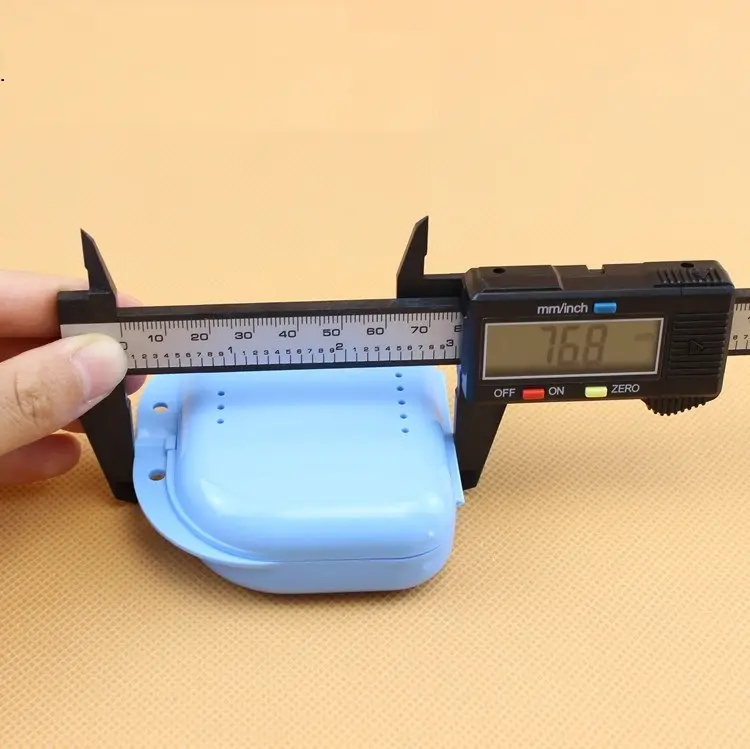 Small Dental Box with Holes 20g — feature 33