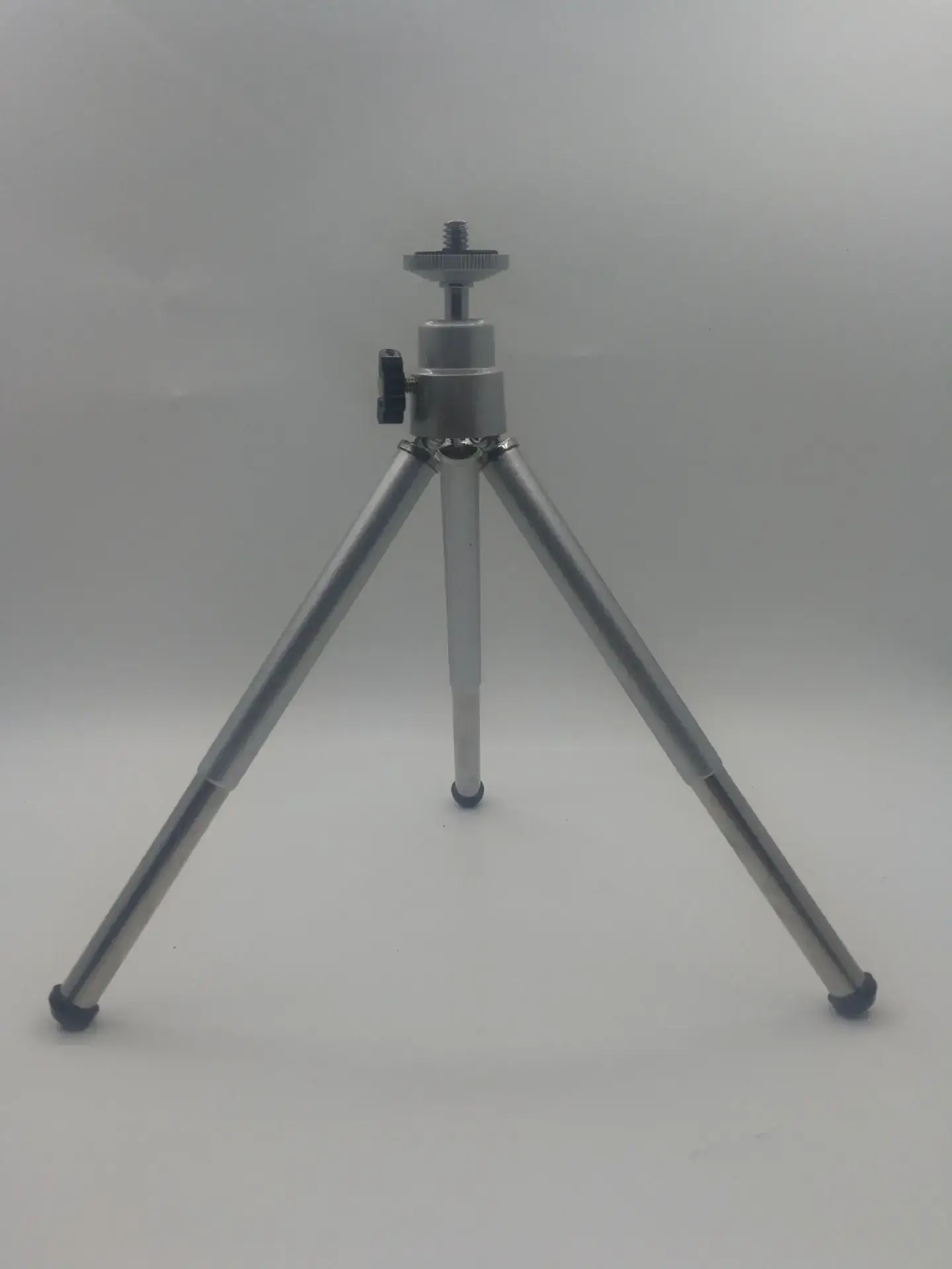 Metal Tripod Stand for Phone & Selfie - Image 2
