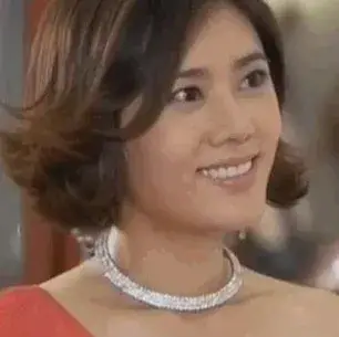 Exquisite Diamond Necklace for Women Wedding Collarbone Style - Image 3