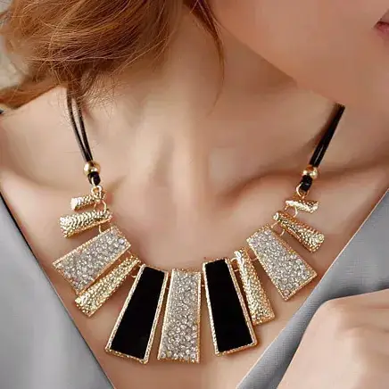 Exquisite Diamond Necklace for Women Wedding Collarbone Style — feature 23