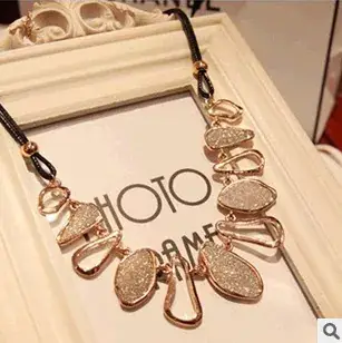 Exquisite Diamond Necklace for Women Wedding Collarbone Style — feature 29
