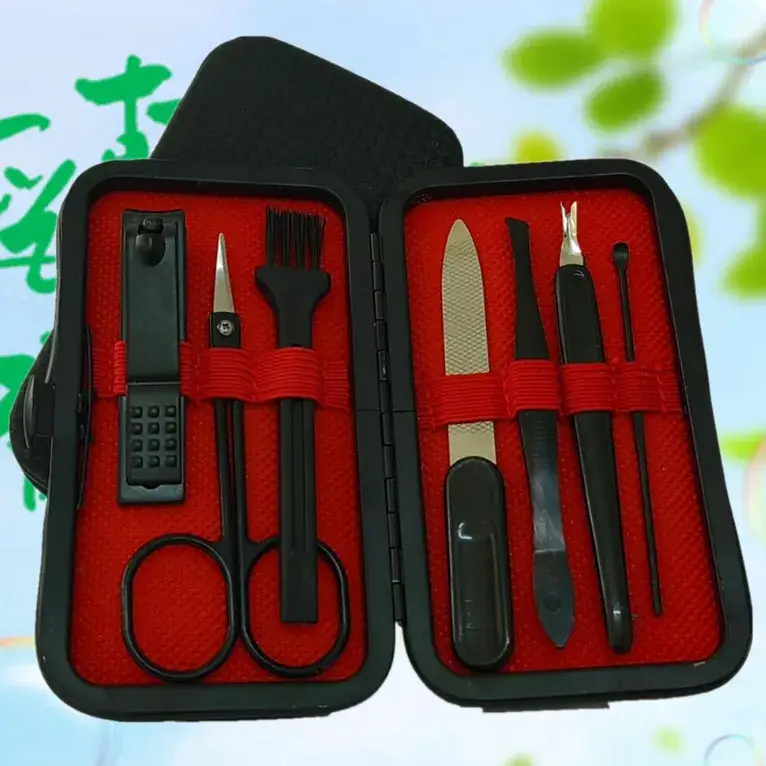 7-Piece Nail Clippers Set with Precision Blades - Image 40