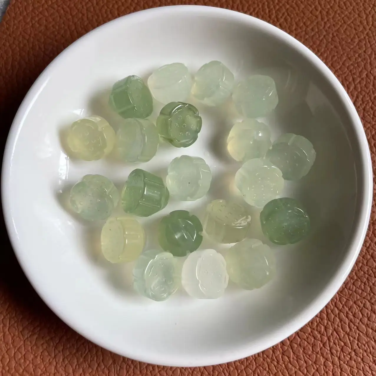 玉石莲蓬纽扣