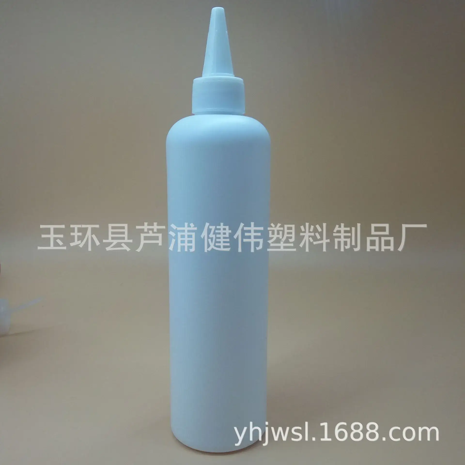 300ml White Round Hair Water Cap Bottle - Image 3