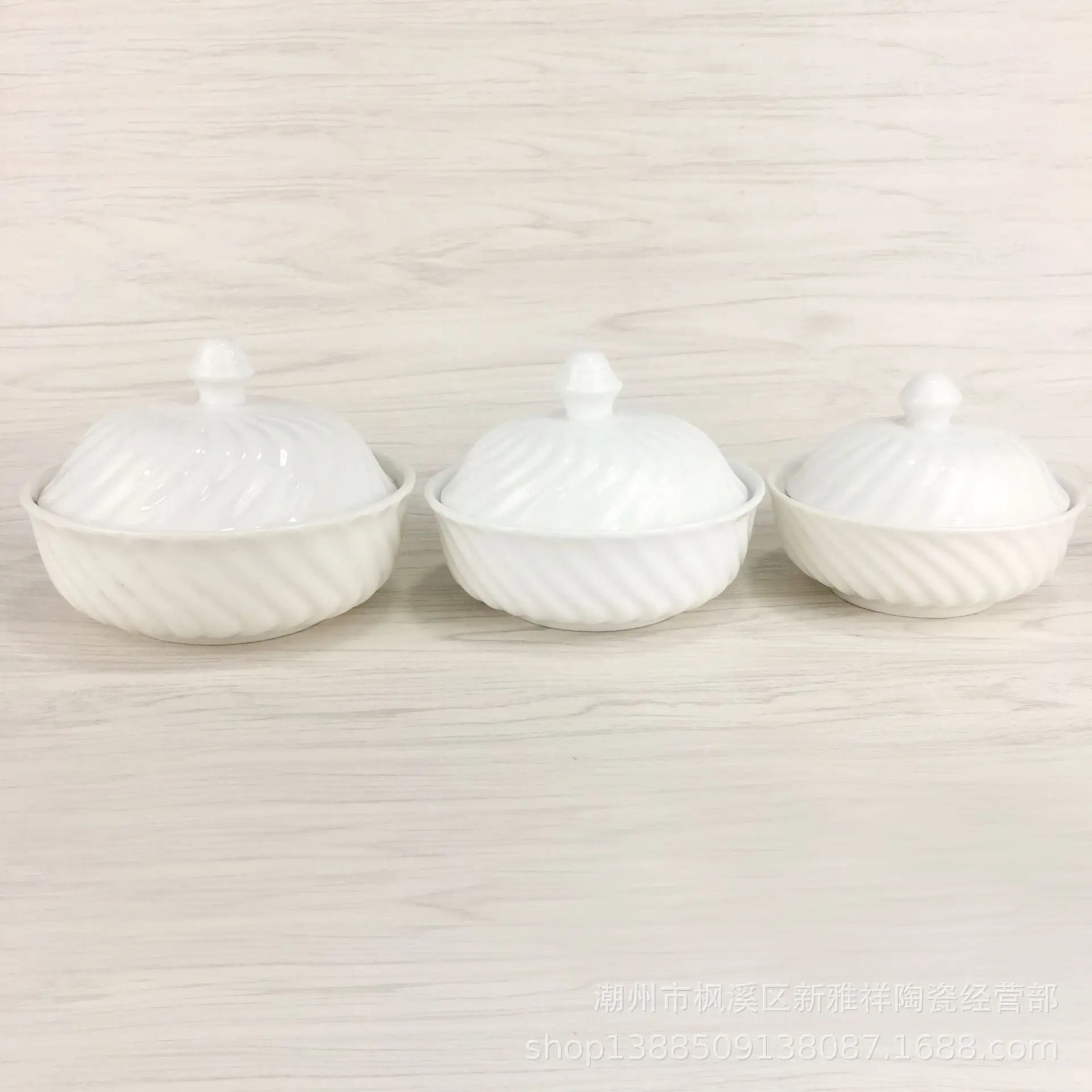White Ceramic Ribbed Soup Bowl with Lid - Image 2