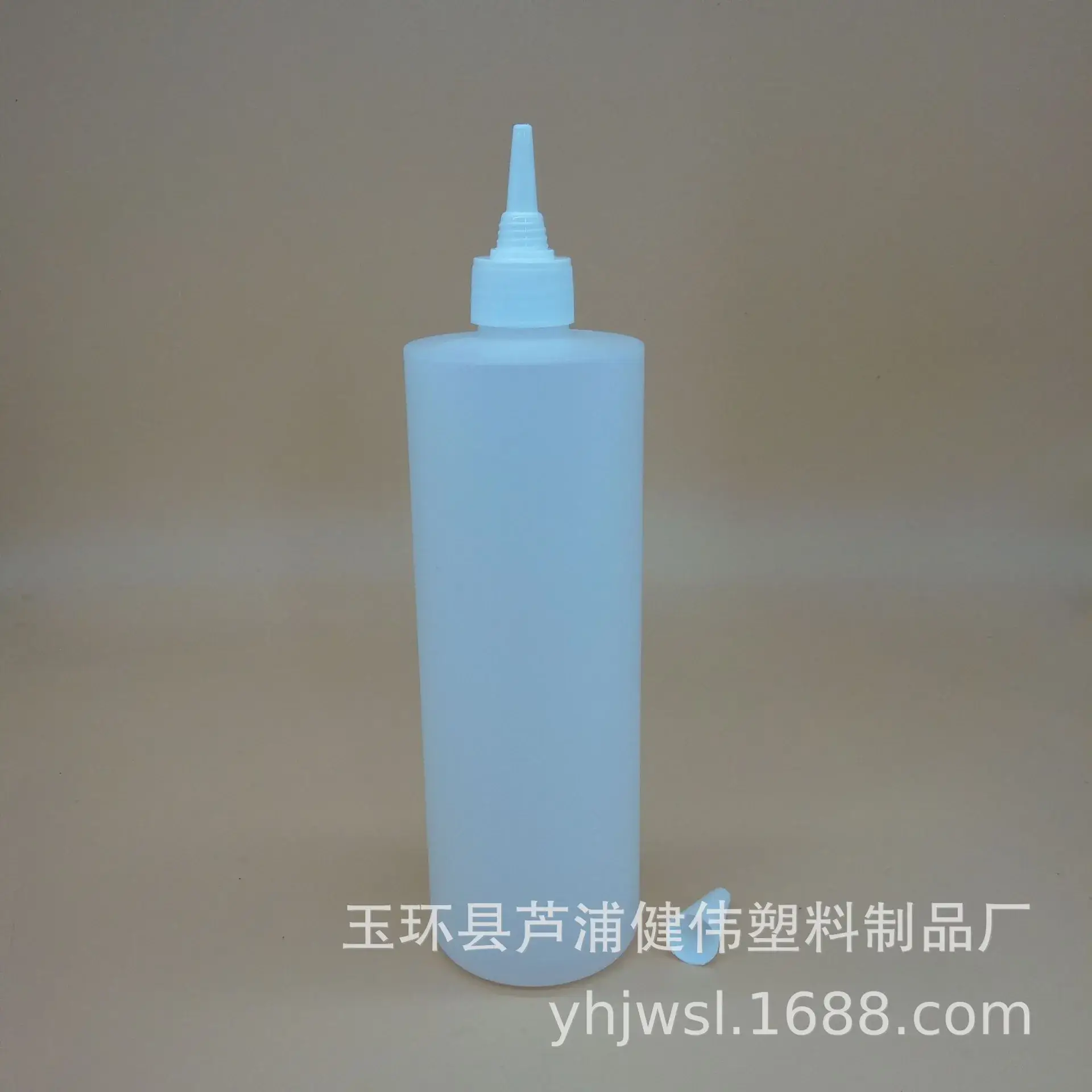 500ML HDPE Hair Cap Bottle with Pointed Mouth - Image 5