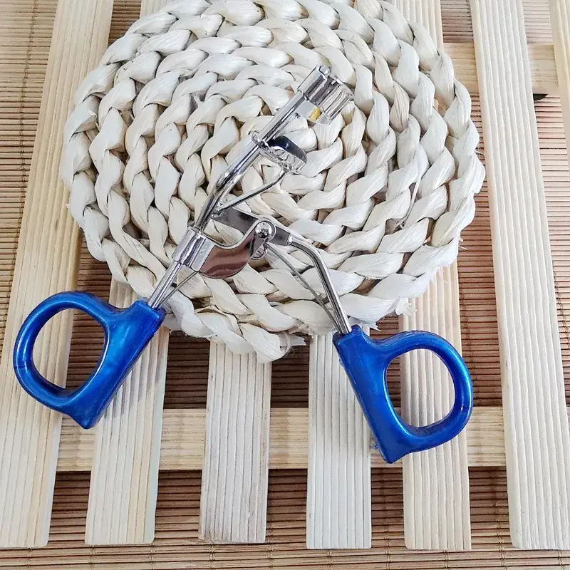 3D Wide Angle Eyelash Curler with Spare Bag