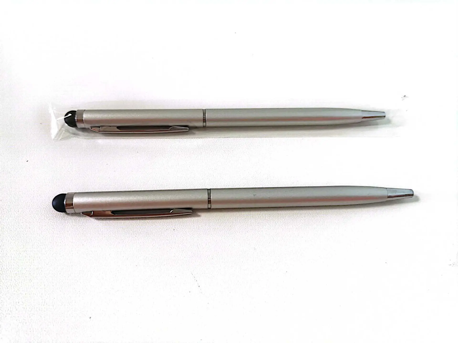 Dual Purpose Stylus Pen Black White Touch Screen — feature 15