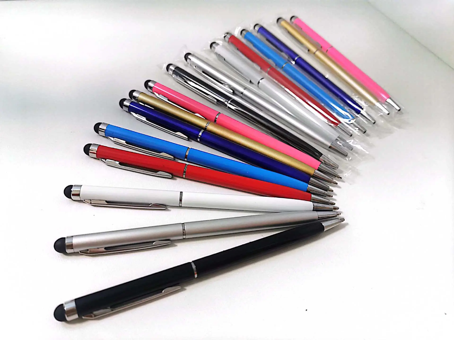 Dual Purpose Stylus Pen Black White Touch Screen — feature 30