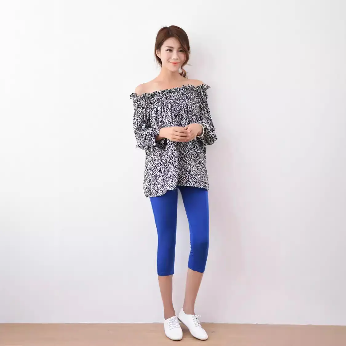 Plus Size Cropped Leggings Set with Modal Fabric - Image 11