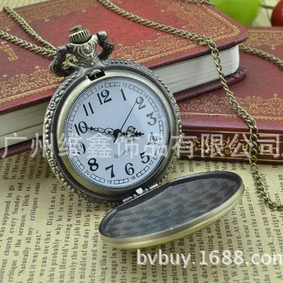 Retro Pirate Pocket Watch with Large Dial for Men Women - Image 4