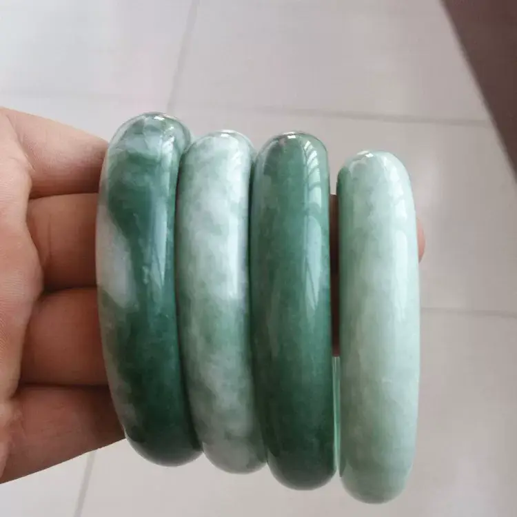 Natural Guizhou Jade Light Green Bracelet for Women — feature 17