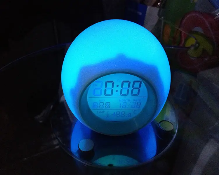 Spherical Alarm Clock with Red Light & Digital Display — feature 5
