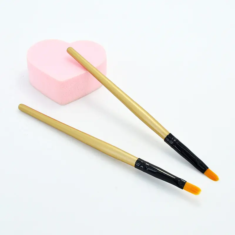 Multi-Color Wooden Lip Brushes for Makeup Application - Image 6
