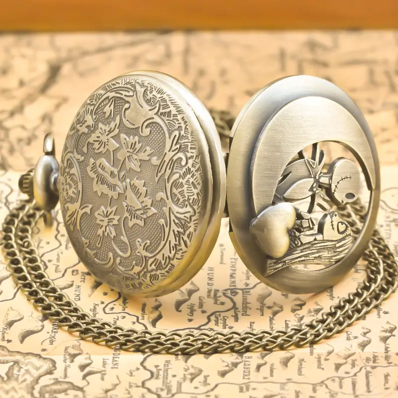 Foreign Personality Hollow Large Quartz Watch with Pocket Watch Design — feature 11