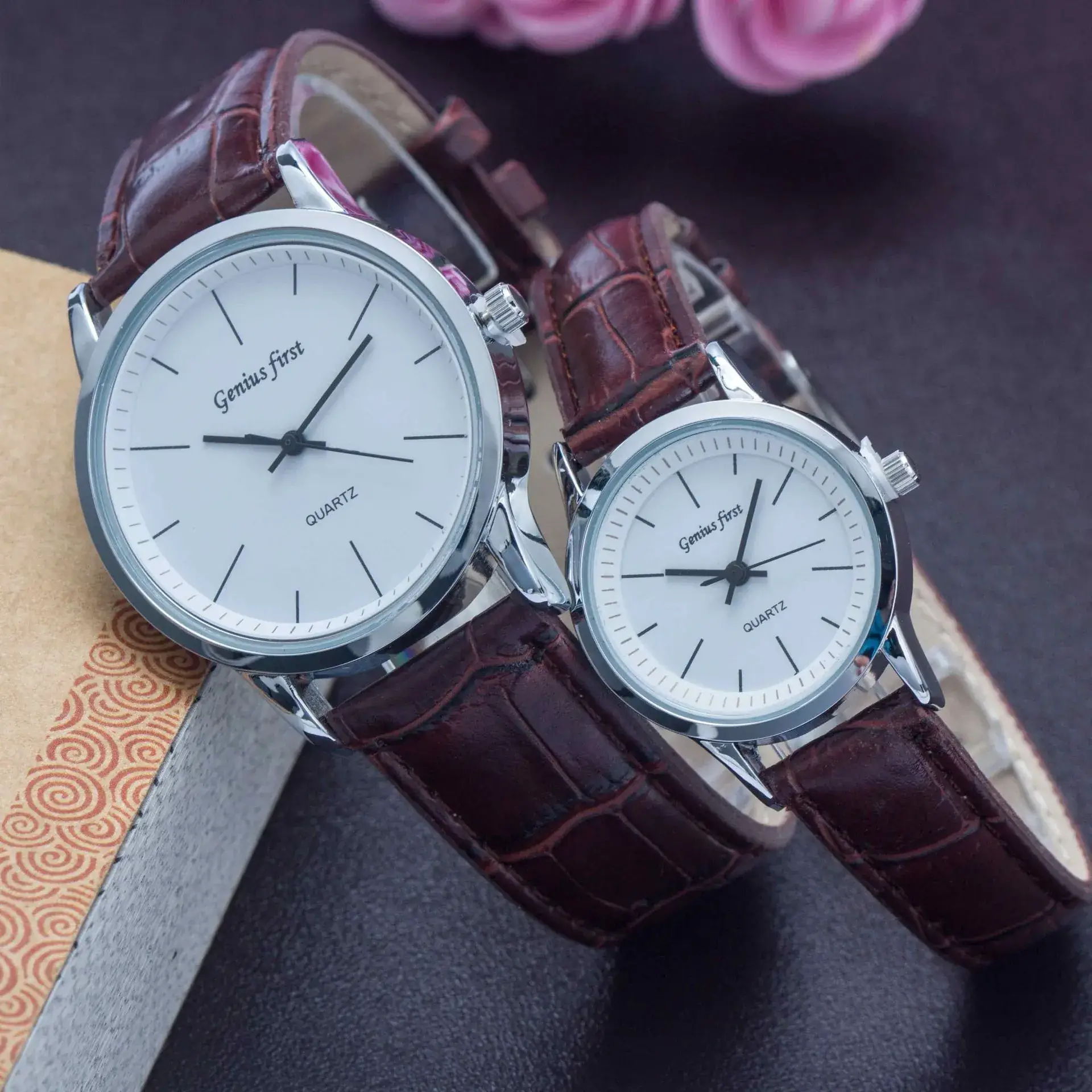 Cross-Border Alloy Couple Watches with Leather Straps - Image 6