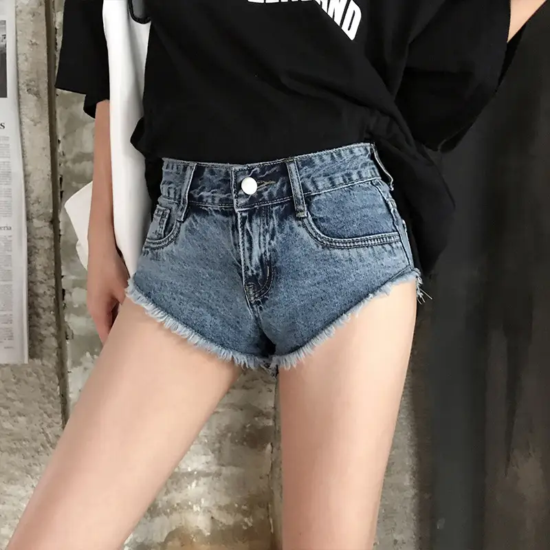 Han Meier 2025 Low Waist Whiskered Denim Shorts Black - Image 4