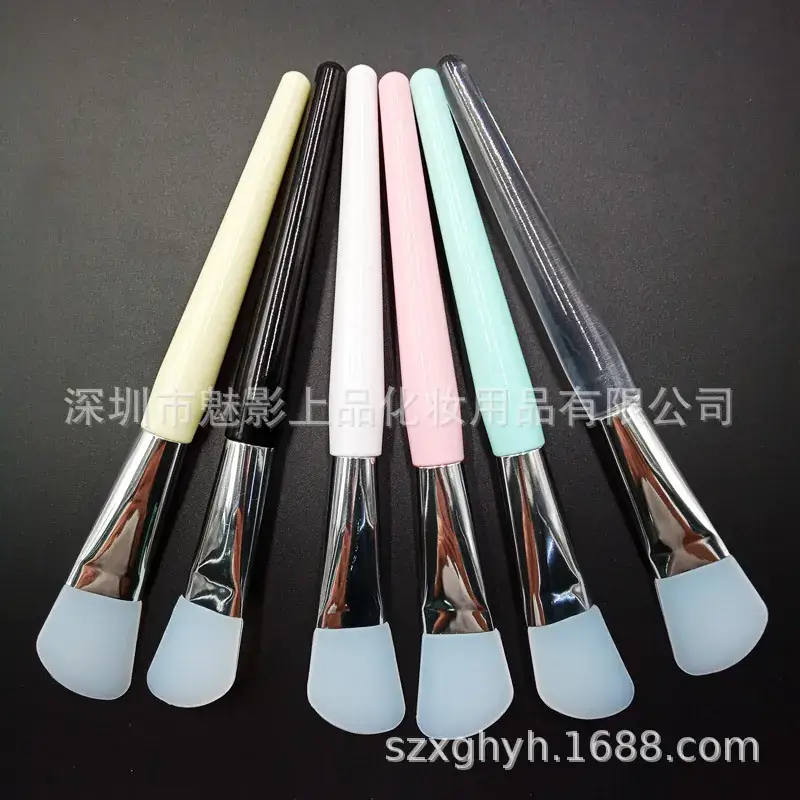 Silicone Mask Brush for Mud Application, Ultra-Soft Mixing Tool, Easy Clean, Celebrity Style