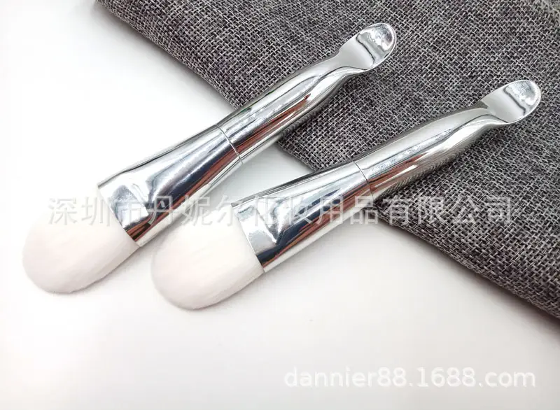 Double Head Makeup Brush with Digging Spoon Mask Brush — feature 6