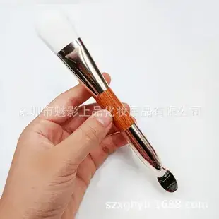 Makeup Brush Single Double Head with Scoop Tongue Foundation Brush — feature 4