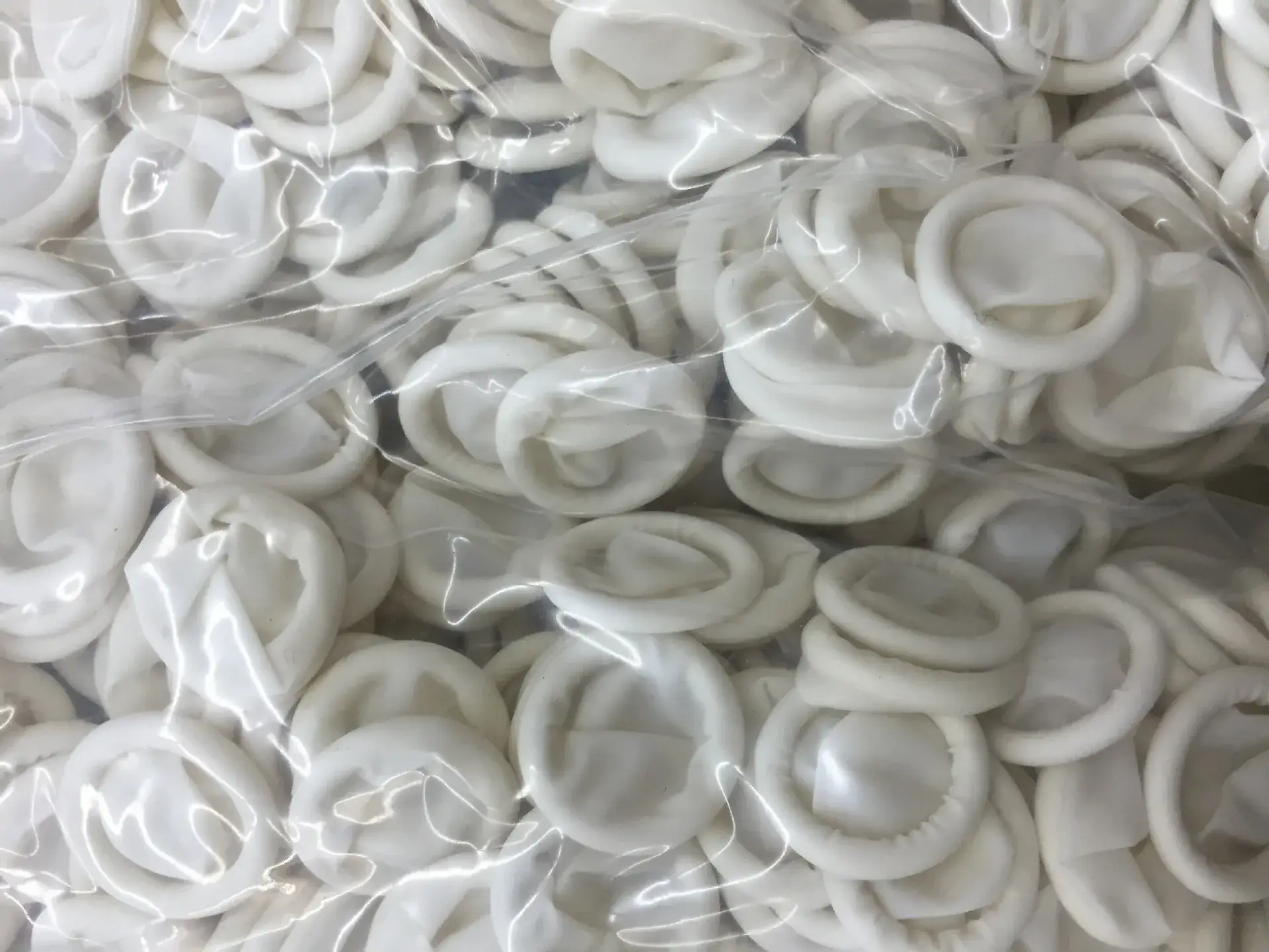 White Latex Anti-Static Finger Gloves for Dust-Free Use - Image 2