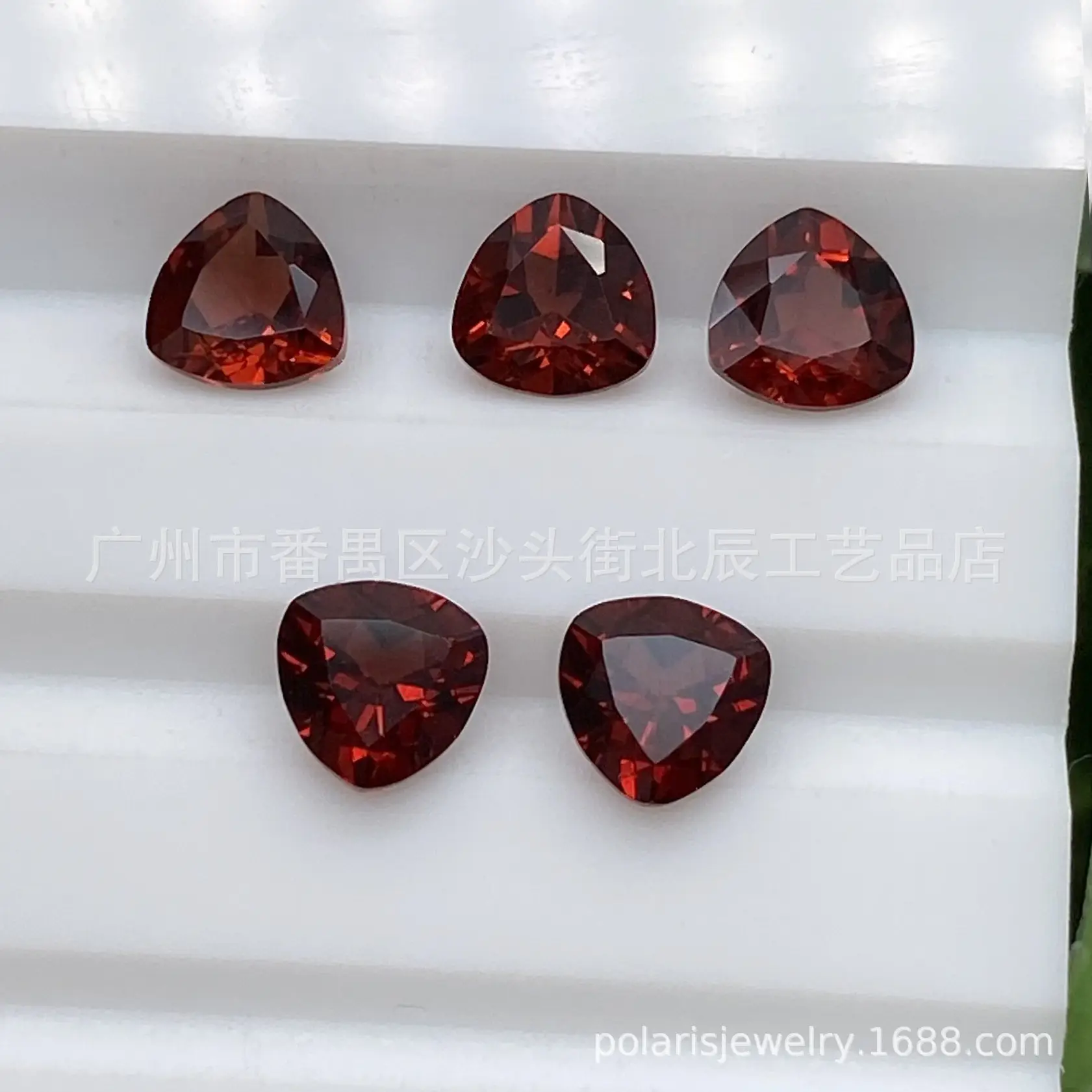 Natural Garnet Fertilizer Triangle Crystal Clean Stone Surface 4.0-10.0mm — feature 5