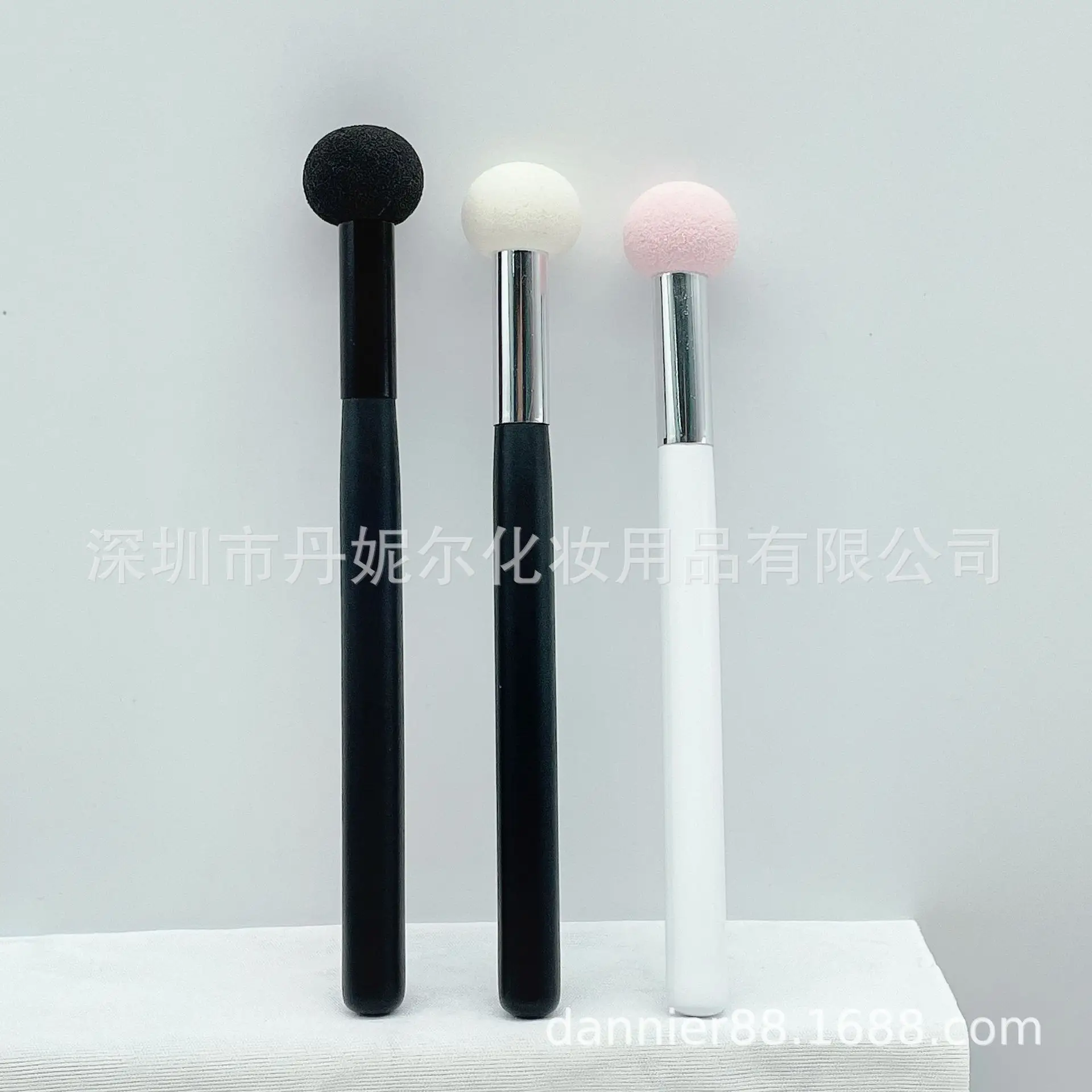 New Mushroom Head Makeup Brushes for Foundation & Concealer - Image 7