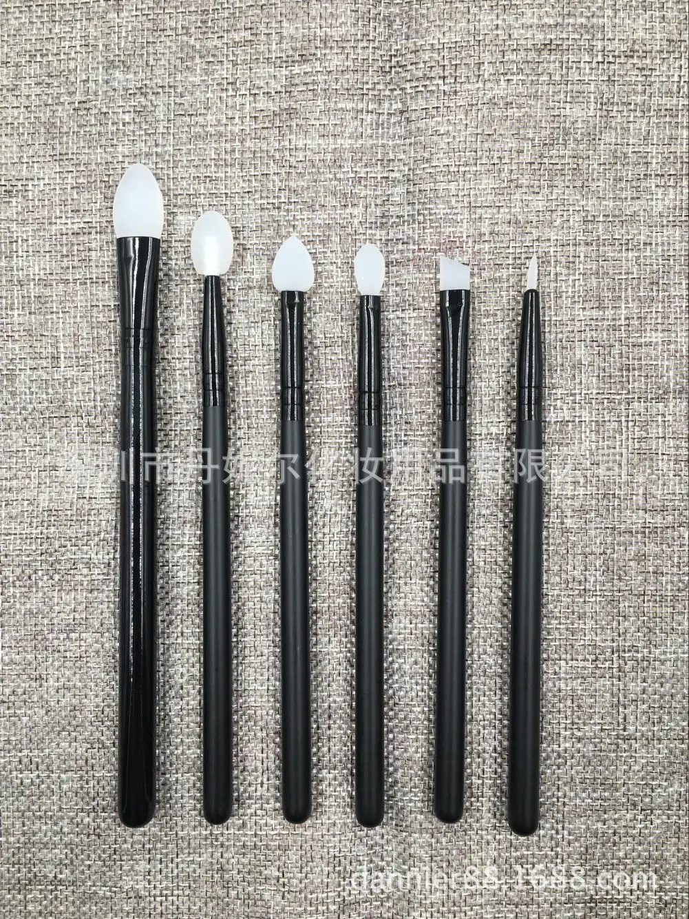New Mushroom Head Makeup Brushes for Foundation & Concealer — feature 2