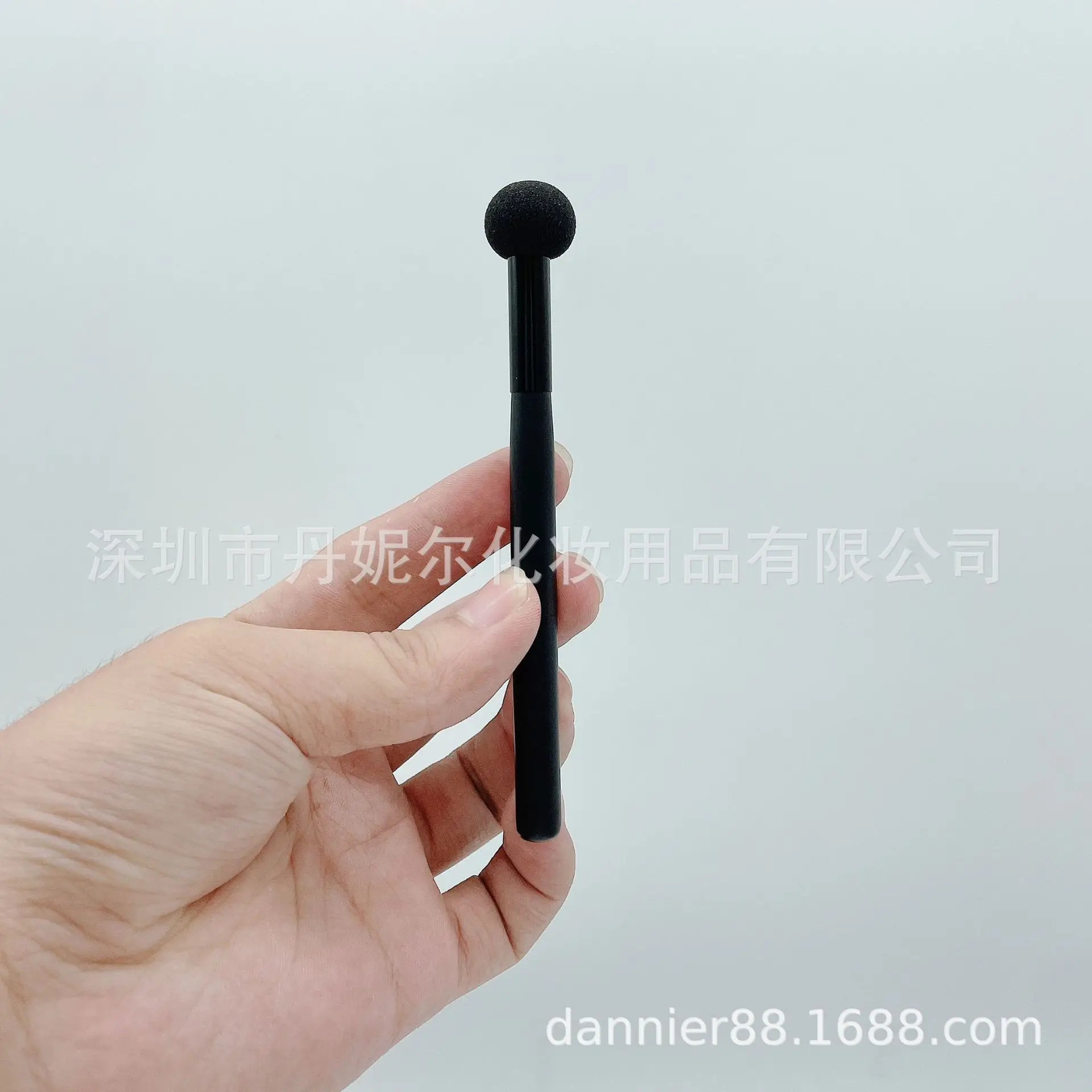 New Mushroom Head Makeup Brushes for Foundation & Concealer - Image 3