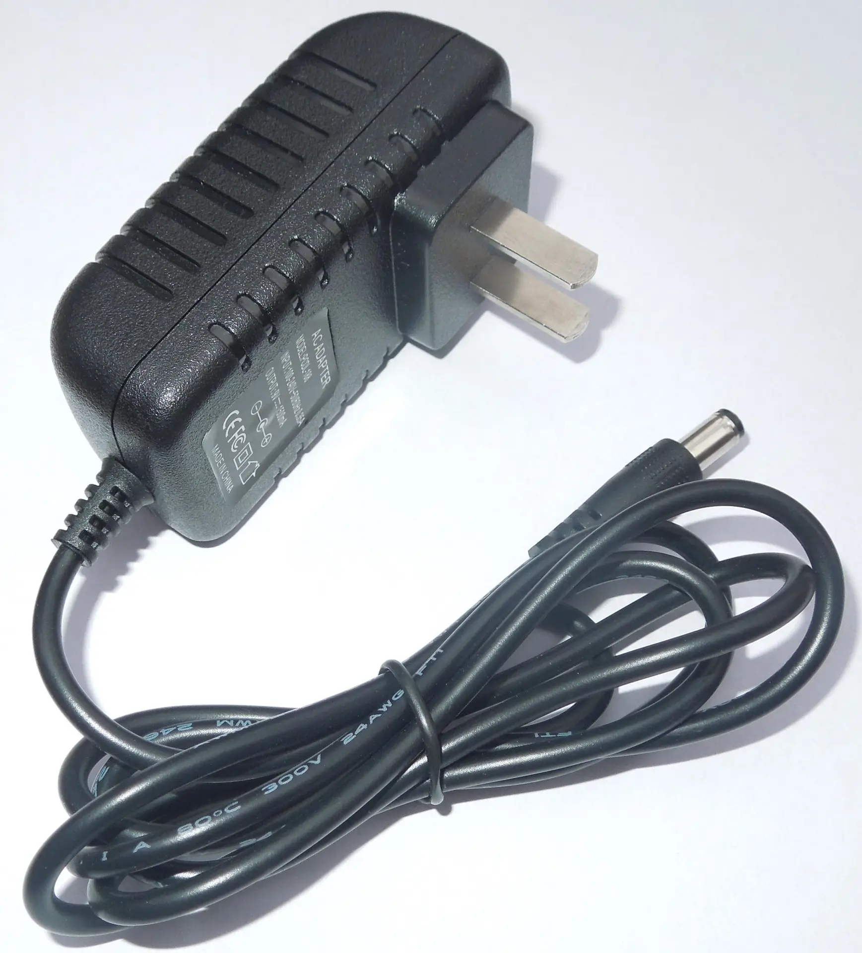 DC9V 1.5A Power Adapter with 2 Flat Feet — feature 1